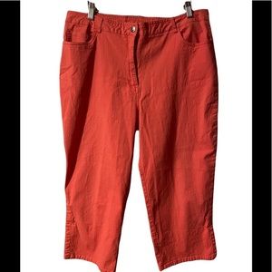 Size 16 coral capri clam digger